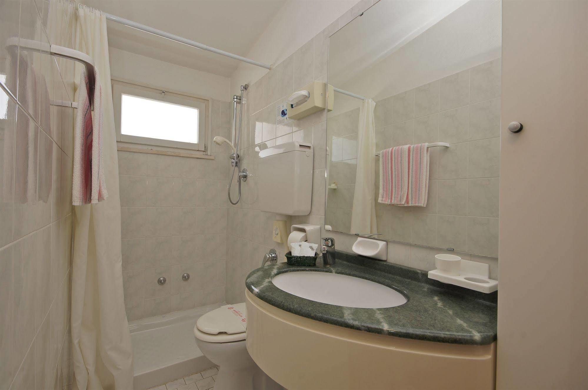 צ'סנטיקו Hotel Victory מראה חיצוני תמונה